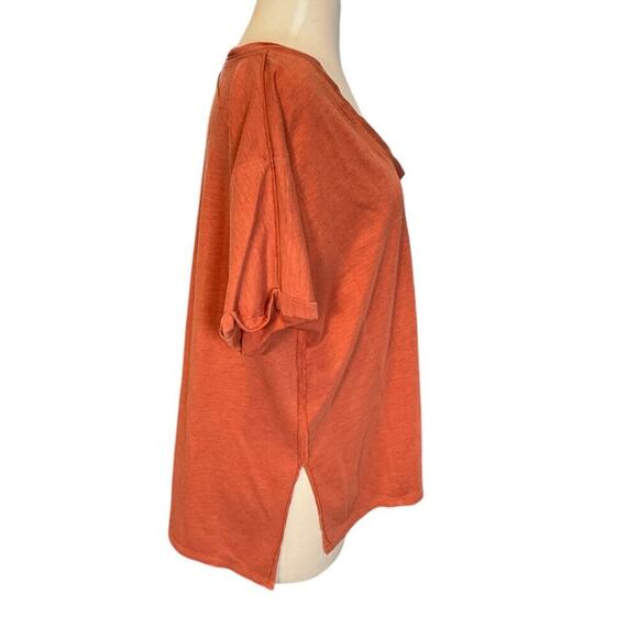 We The Free Burnt Orange Over Sized T-Shirt Size X-Small V-Neck Rolled Sleeve - Picture 2 of 10